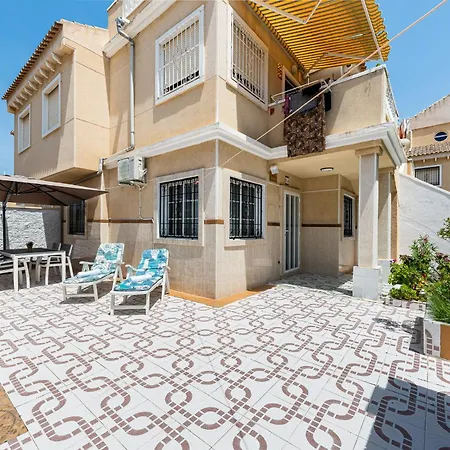 Perseo Sunrise شقة تورّيفيِخا